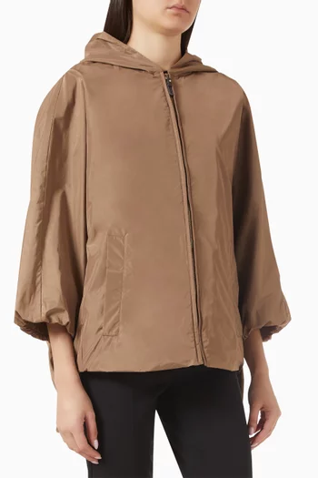 جاكيت بانتون بغطاء رأس