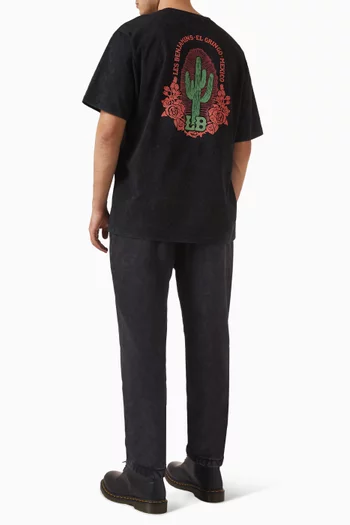 تي شيرت 028 بشعار الماركة قطن