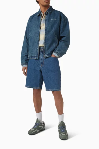 Shorts in Washed Denim