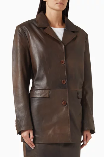 جاكيت بقصة فضفاضة جلد