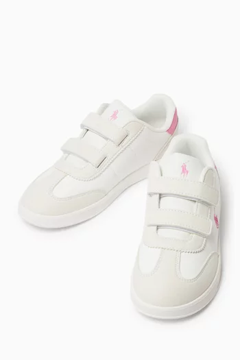 سنيكرز هوليس