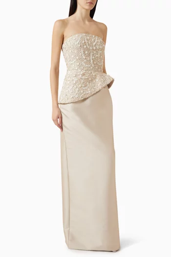 فستان سهرة بتصميم جرس مزين بتطريزات ميكادو