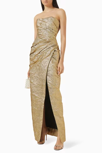 فستان بدون حمالات مزين بكشكش