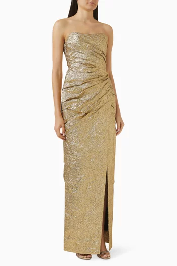 فستان بدون حمالات مزين بكشكش