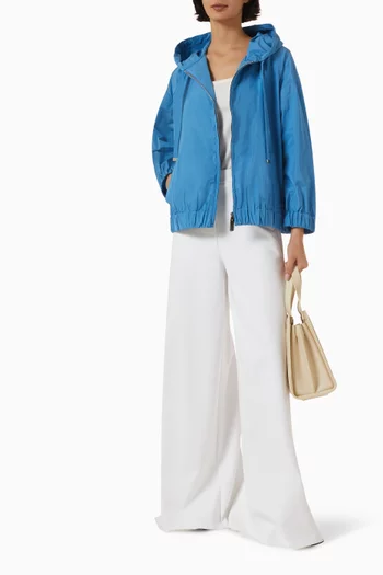 معطف للمطر بأربطة تضييق وسحّاب