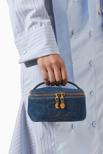 حقيبة مستحضرات تجميل مربعة بشعار حرفي CC دينم