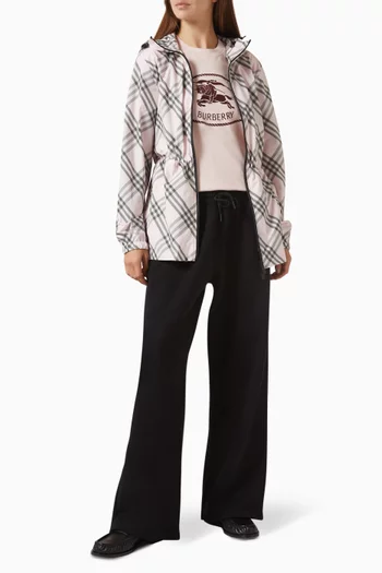 جاكيت برباط تضييق على الخصر