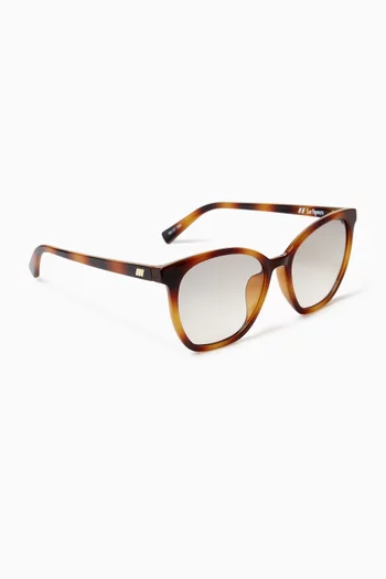 النظارة الشمسية نيرفانا بإطار دائري