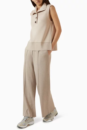 بلوزة كونال بلا أكمام وأزرار قماش دابل سوفت