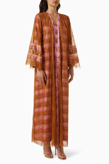 قفطان بتطريزات دانتيل